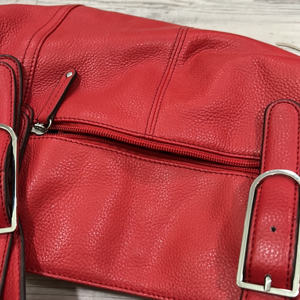 red bag - Picture 5 of 8